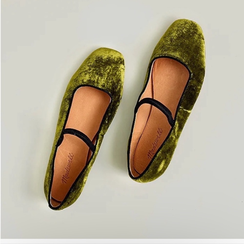 ❗️ISO❗️MADEWELL GRETA VELVET GREEN FLATS